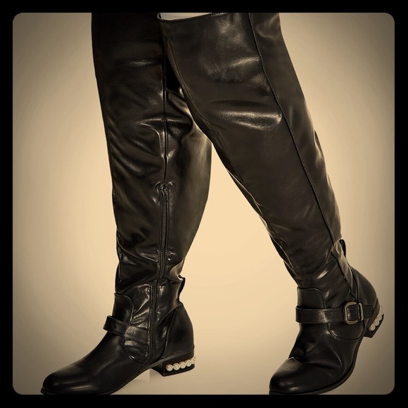 wide width booties size 11